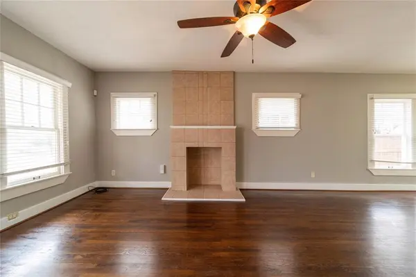 2226 W Rosedale Street S #100, Fort Worth, TX 76110