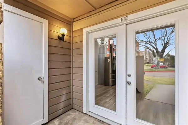 9809 Walnut Street #E-107, Dallas, TX 75243