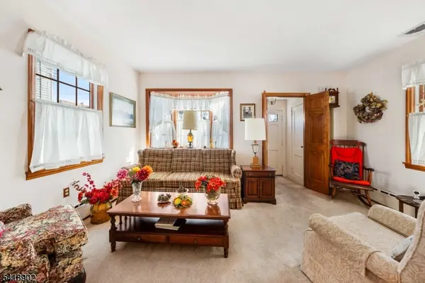 438 3rd Ave, Garwood Boro, NJ 07027