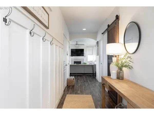 1816 W 4TH AVE, Junction City, OR 97448