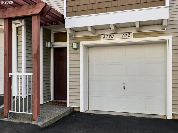 8790 SW 147TH TER #102, Beaverton, OR 97007