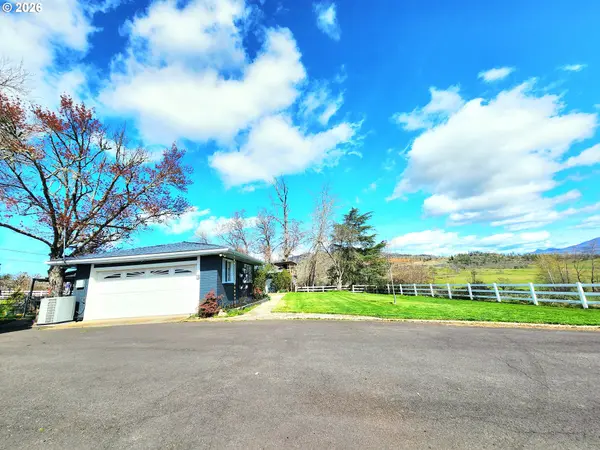 120 HAMMEL RD, Eagle Point, OR 97524