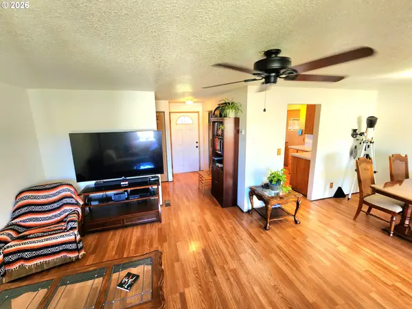 274 GEORGINNA DR, Roseburg, OR 97471