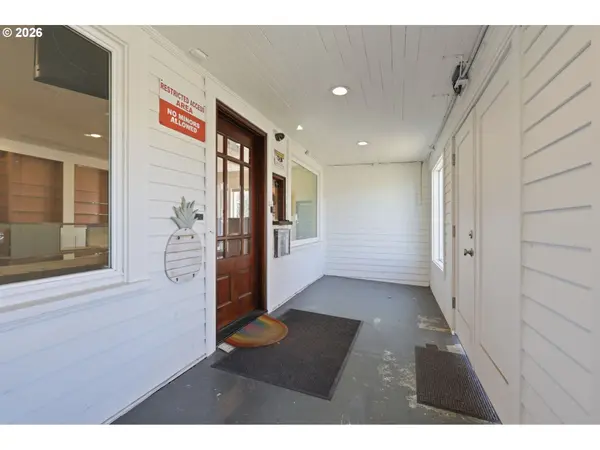 1528 SE HOLGATE BLVD, Portland, OR 97202