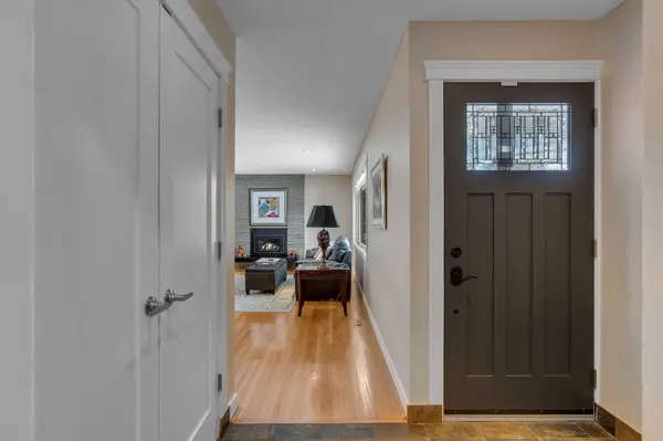 5411 Ladbrooke DR SW, Calgary, AB T3E 5X9