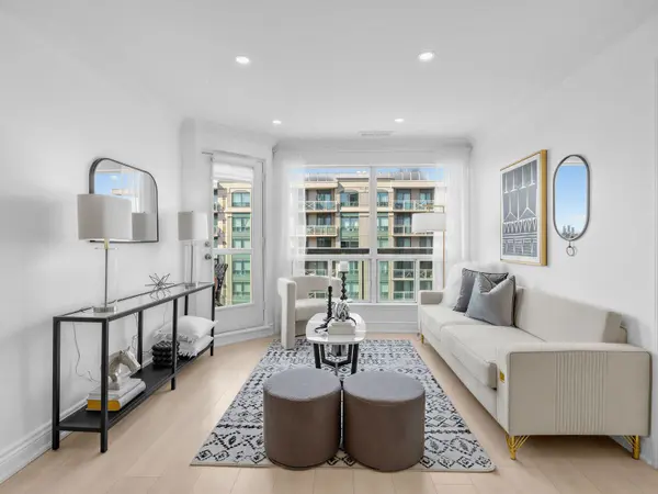 935 Sheppard AVE W #712, Toronto C06, ON M3H 2T7