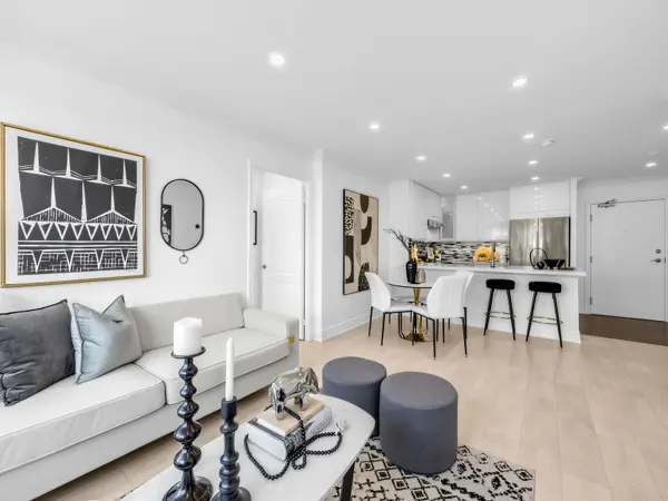 935 Sheppard AVE W #712, Toronto C06, ON M3H 2T7