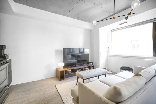 400 Wellington ST W #302, Toronto C01, ON M5V 0B5