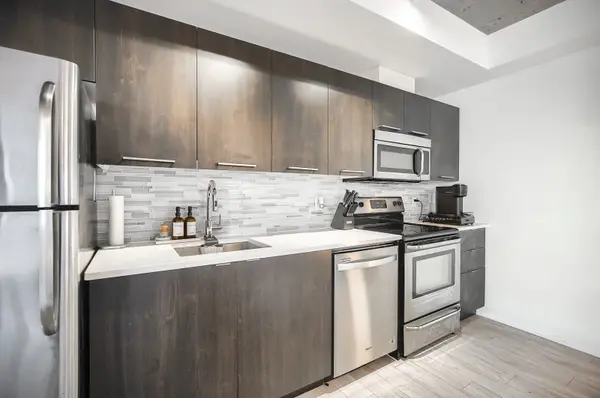 400 Wellington ST W #302, Toronto C01, ON M5V 0B5