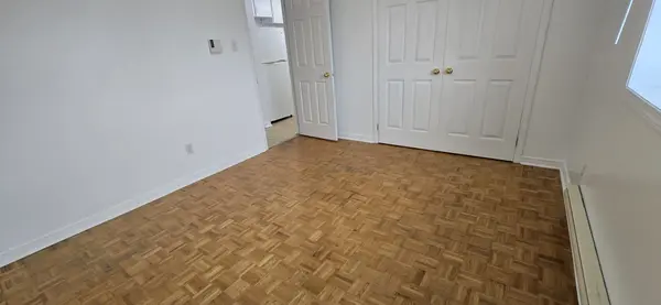 303 Frontenac AVE #1, Oshawa, ON L1J 2A7