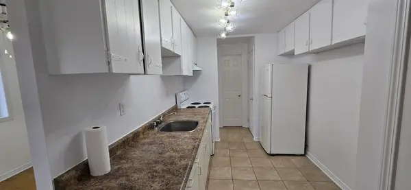 303 Frontenac AVE #1, Oshawa, ON L1J 2A7