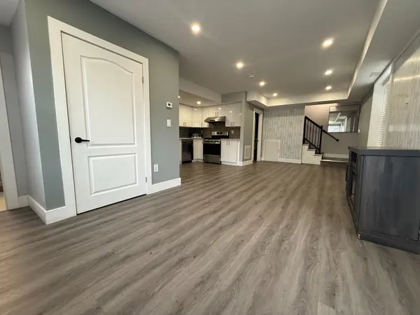 33 Lincoln ST #Unit B, Ajax, ON L1S 6C4