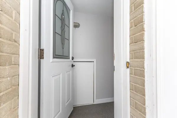 805 Batory AVE #Bsmt, Pickering, ON L1W 2W5