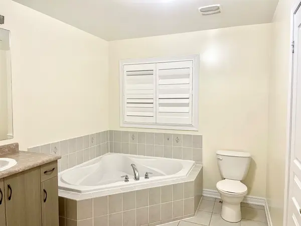 20 Haskett DR, Markham, ON L6B 0S9