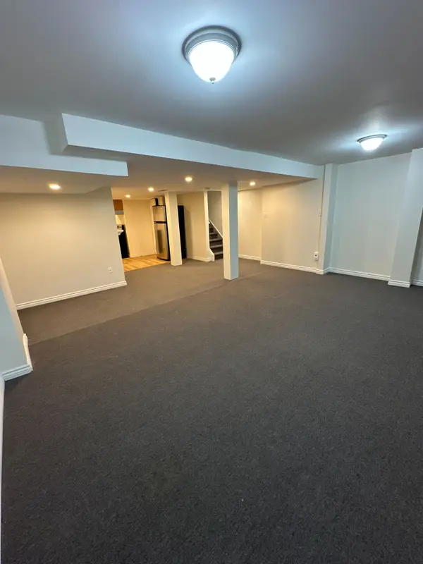 33 Brightsview DR, Richmond Hill, ON L4E 3Z2