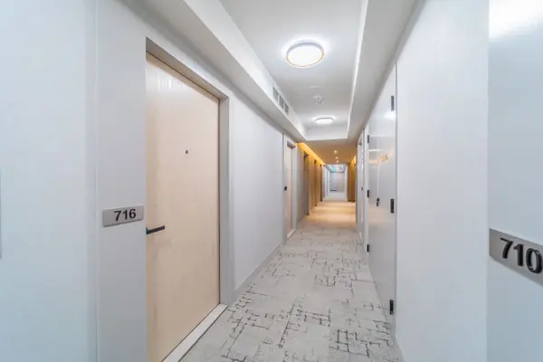 195 Commerce ST #716, Vaughan, ON L4K 0P9