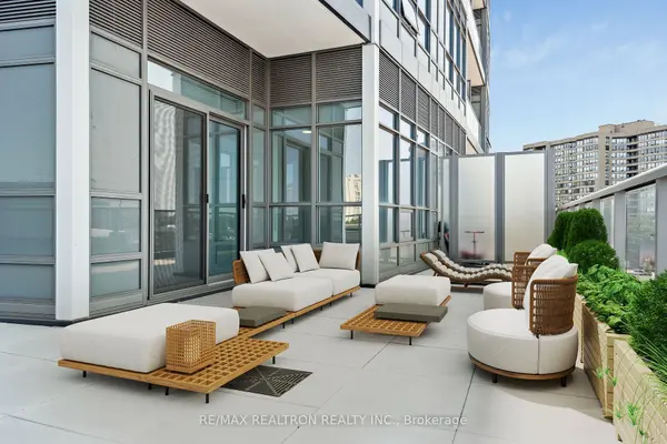 30 Upper Mall WAY #211A, Vaughan, ON L4J 0L7