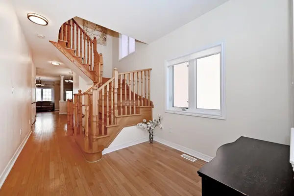 70 Lealinds RD, Vaughan, ON L6A 0L9