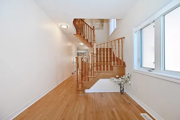 70 Lealinds RD, Vaughan, ON L6A 0L9