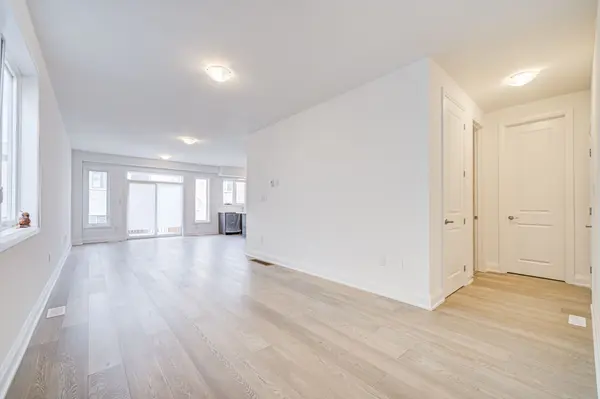 12 Barnyard TRL, Barrie, ON L9J 0Y1