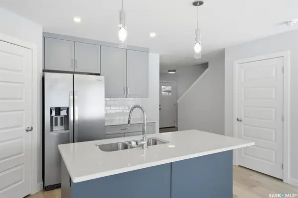 238 Kostiuk CRESCENT, Saskatoon, SK S7V 1R7