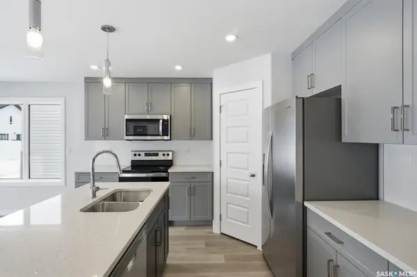 238 Kostiuk CRESCENT, Saskatoon, SK S7V 1R7