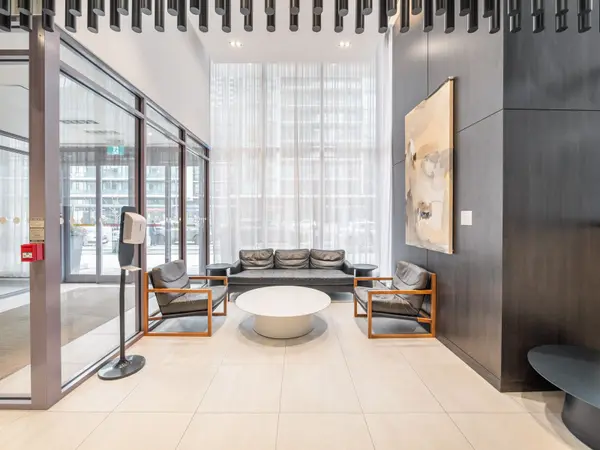 4065 Confederation Pkwy #3209, Mississauga, ON L5B 4N1