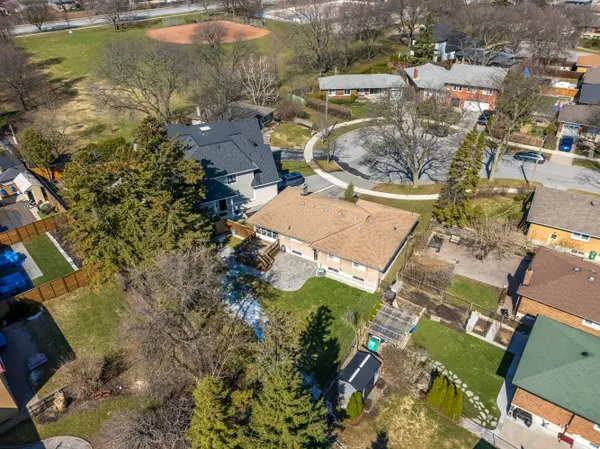 6 Prentice CT, Toronto W09, ON M9P 1N2