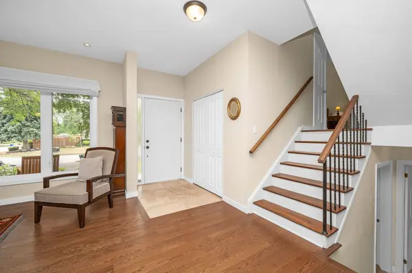 285 Surrey DR, Oakville, ON L6L 3T6