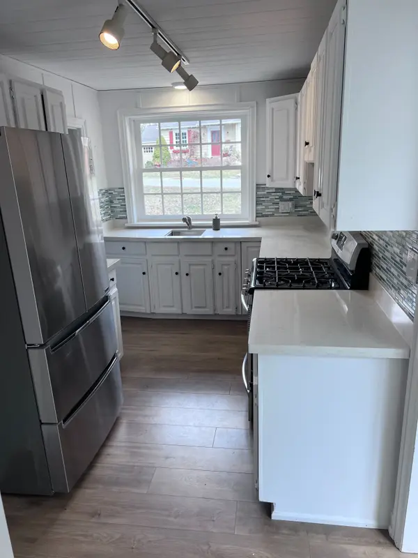 804 Shadeland AVE, Burlington, ON L7T 2M1