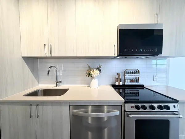 3250 Carding Mill TRL #425, Oakville, ON L6M 1L3