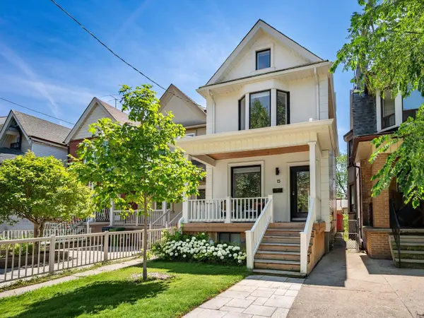 15 Melville AVE, Toronto W02, ON M6G 1Y1