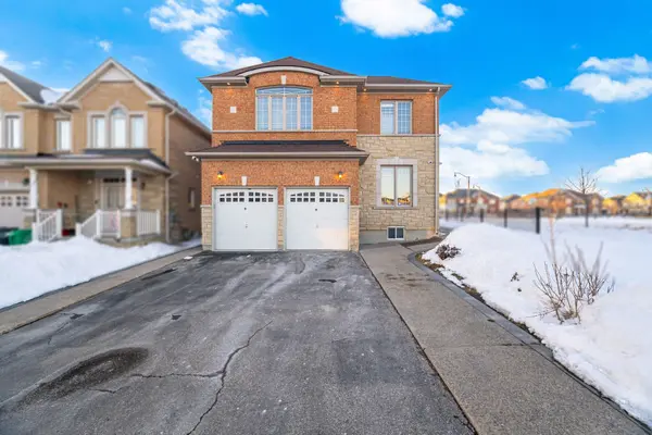 26 Drummondville DR, Brampton, ON L6P 3M9