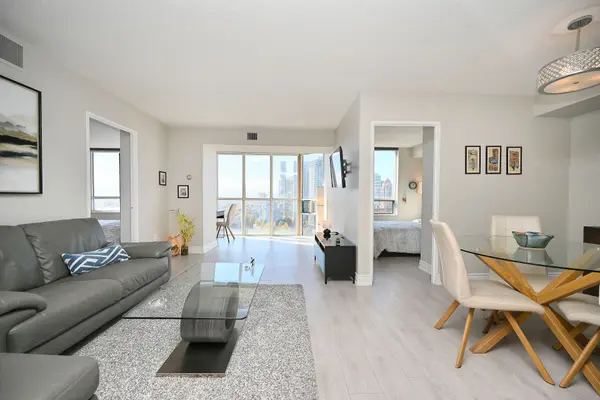 285 Enfield PL #2107, Mississauga, ON L5B 3Y6