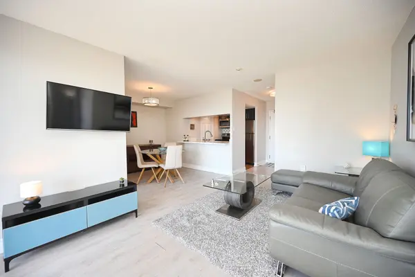 285 Enfield PL #2107, Mississauga, ON L5B 3Y6