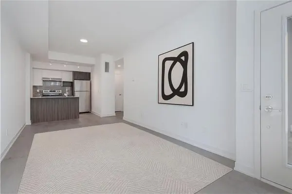 1135 Cooke BLVD #105, Burlington, ON L7T 0C3