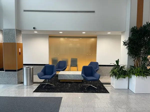 5995 Avebury RD #701, Mississauga, ON L5R 3P9