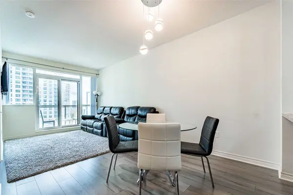 349 Rathburn Road West RD S #710, Mississauga, ON L5B 0G9