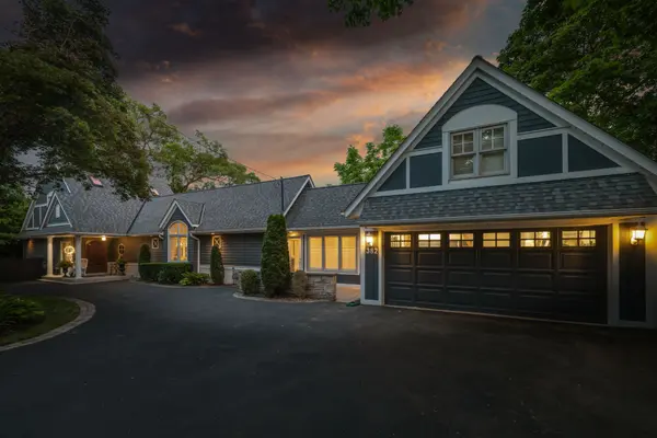 382 Trafalgar RD, Oakville, ON L6J 3H5