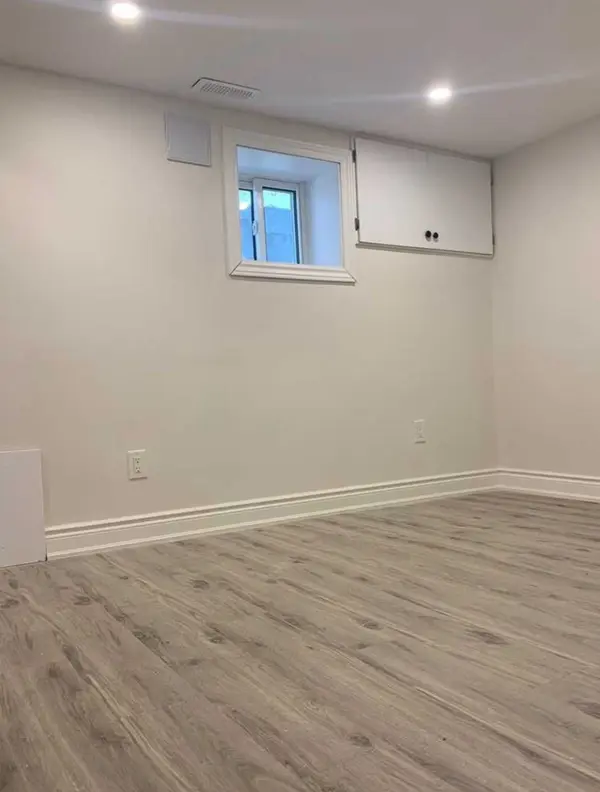 75 Eileen AVE #Bsmt, Toronto W03, ON M6N 1V8