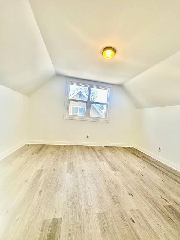 658 Coronation AVE, Alta Vista And Area, ON K1G 0M5