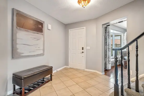 70 Strawberry DR, Hamilton, ON L8E 4R4