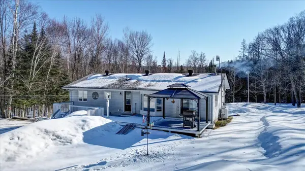 237 Clark Lake RD, Bancroft, ON K0L 1C0