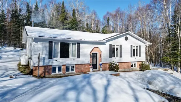 237 Clark Lake RD, Bancroft, ON K0L 1C0