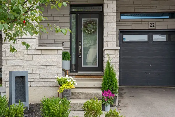 35 Midhurst HTS #22, Hamilton, ON L8J 0K9