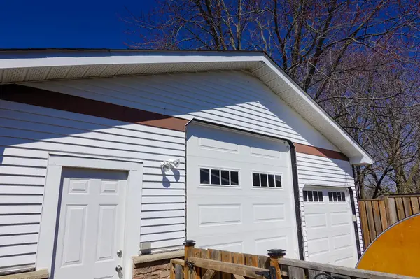 96 PATHFINDER CRES, Kitchener, ON N2P 1S6