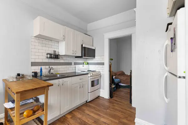 70 Anderson ST, West Centre Town, ON K1R 6T7