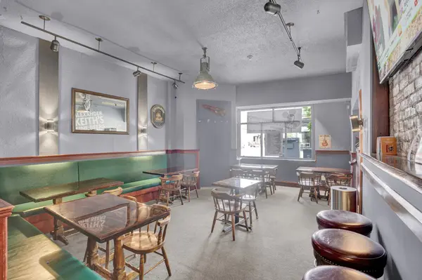 174 John ST S, Hamilton, ON L8N 2C6