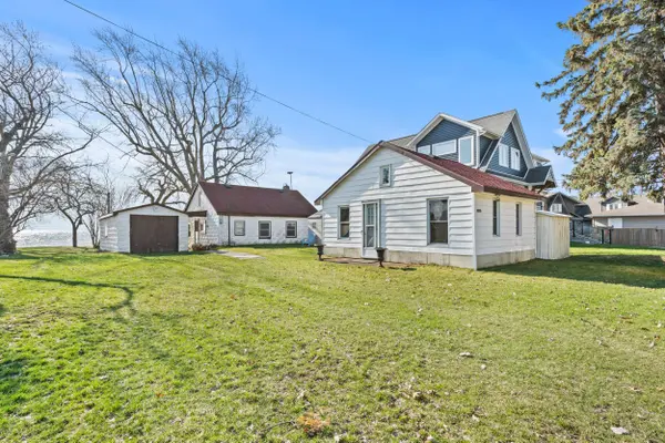 11273 Harbourview RD, Wainfleet, ON L3K 5V4