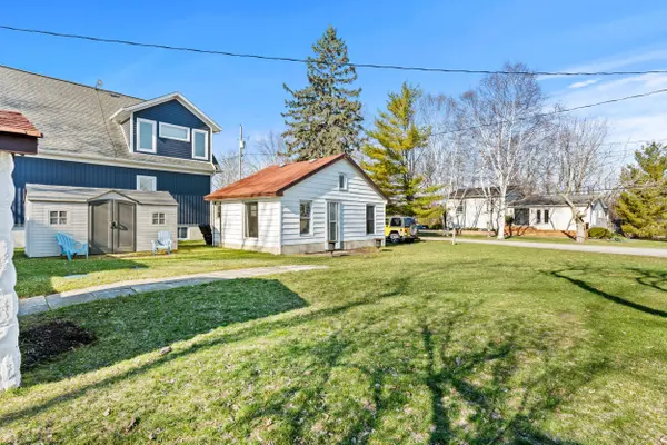 11273 Harbourview RD, Wainfleet, ON L3K 5V4